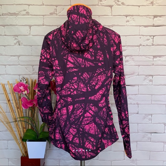 Nike‎ Enchanted Impossibly Light Running Jacket - Picture 3 of 9